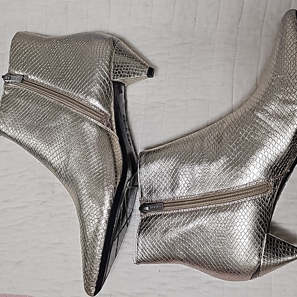 New Calvin Klein Booties,9.5 - Picture 4 of 7